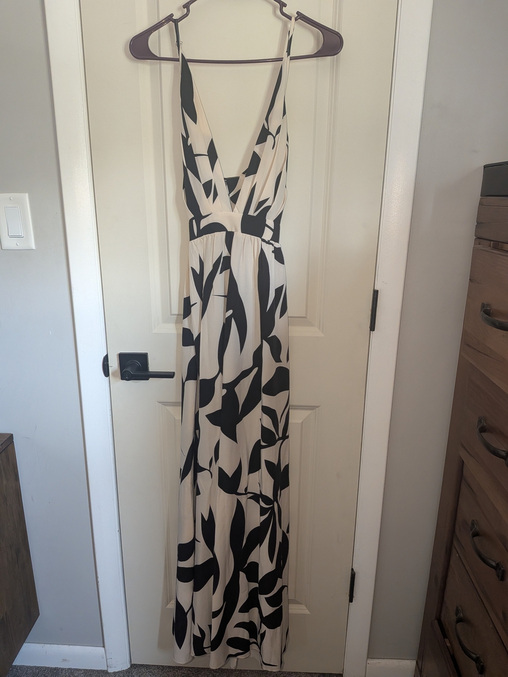 SHEIN Black and Cream V-Neck Abstract Print Maxi Dress